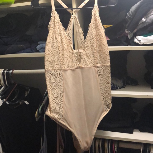 American Eagle Outfitters Tops - Aerie castaway bodysuit